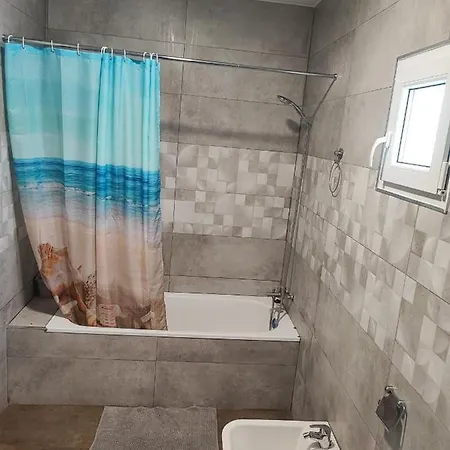Precioso Bajo Muy Grande A 200 Metros De Playa Apartment *